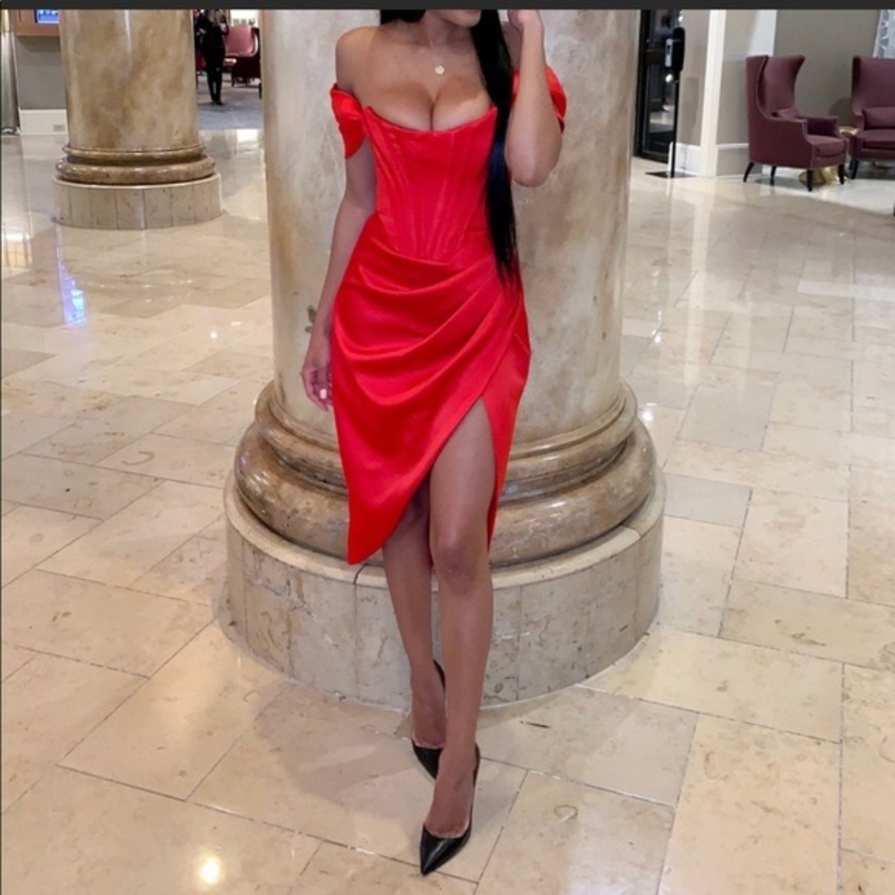 House of CB London “Loretta” Red Corset Midi Dress – Size S – NWT